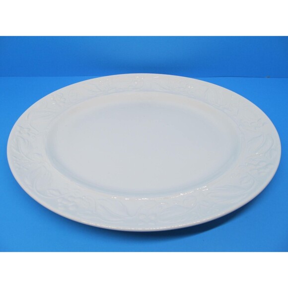 Wedgwood Home Amway 1998 White Serving Oval Plater Embossed England 14" - Picture 8 of 8